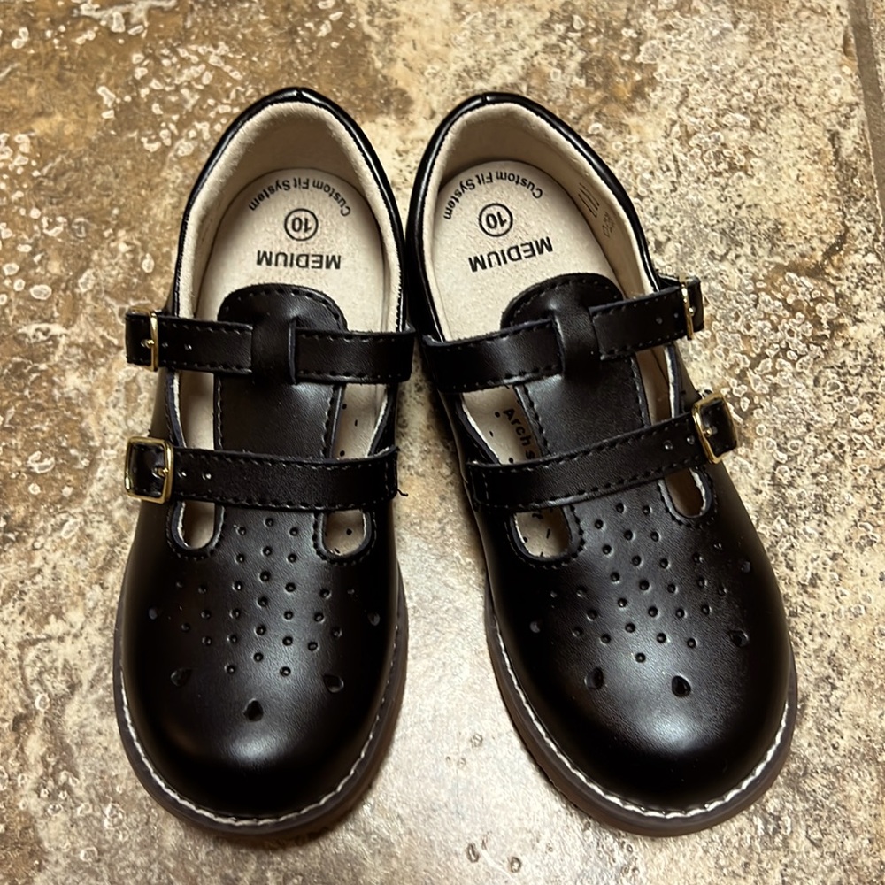 Little girls Footmates size 10.